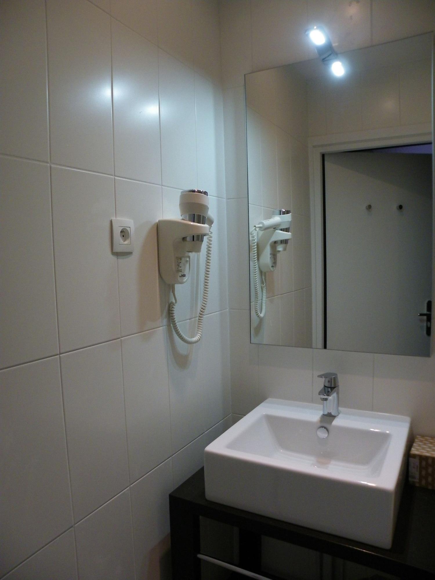 Hotel Les Terres Blanches Chatou Exterior photo